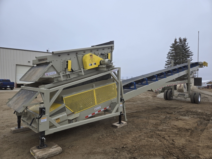 Conveyor &amp; Screen deck/Skid Combination